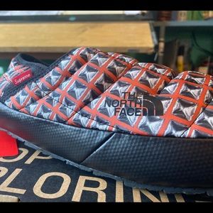 Supreme x The Northface Studded Traction Mule